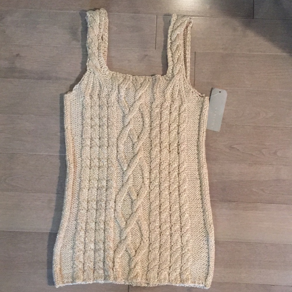 Chaiken knit tank talk size small. Color pearl.